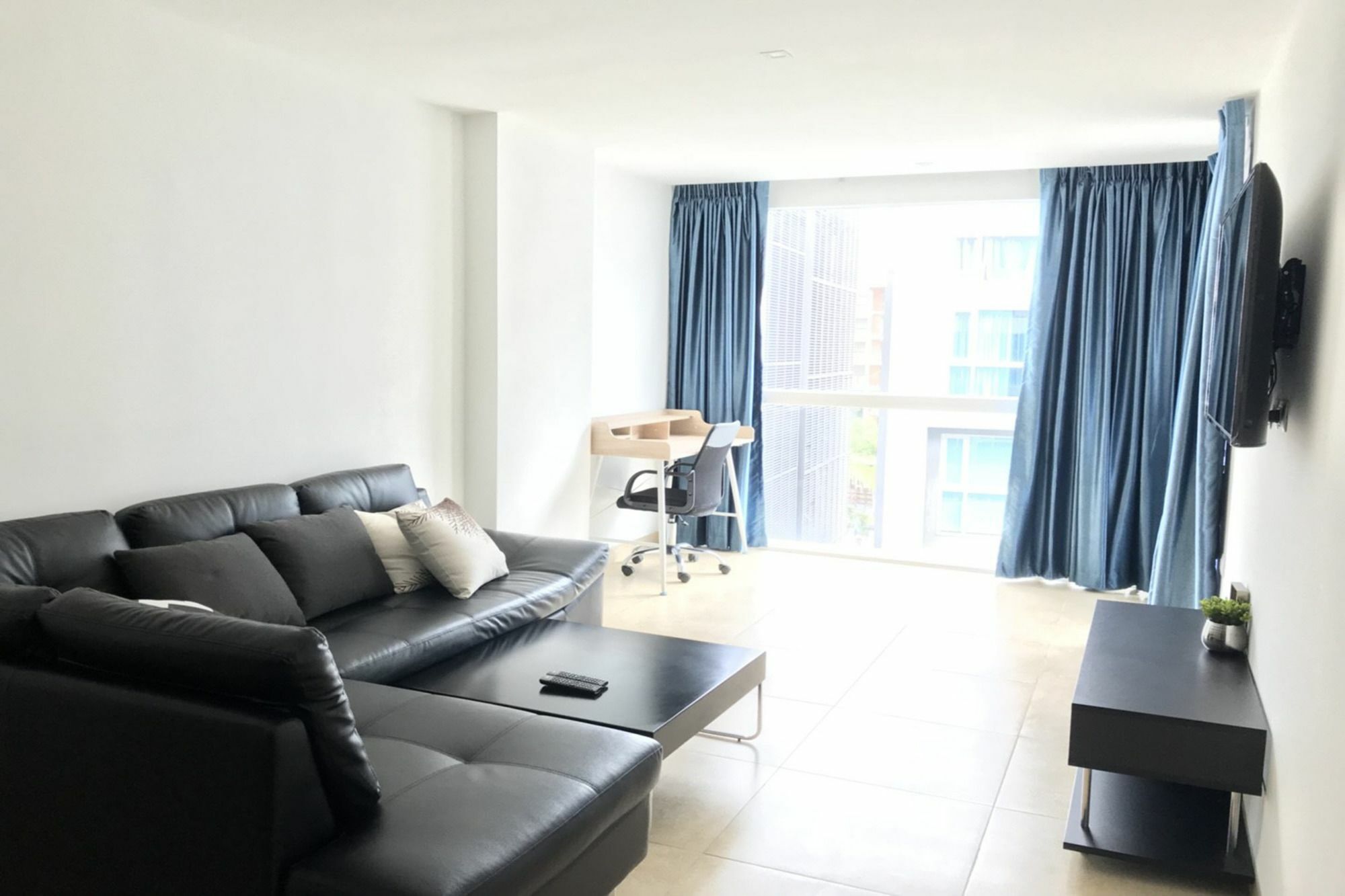 Uplus Avenue Residence Pattaya Bagian luar foto