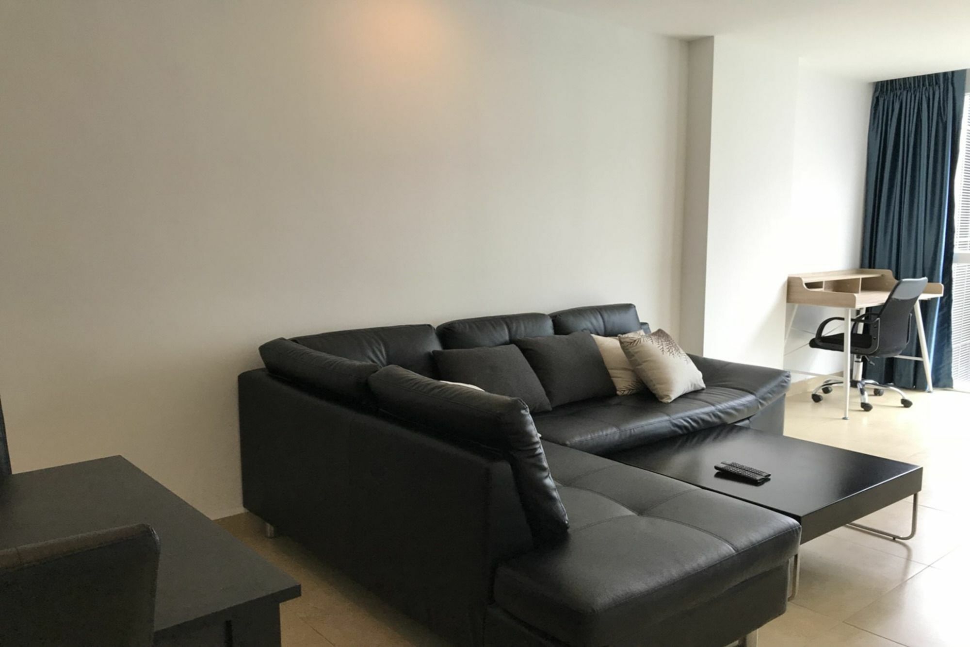Uplus Avenue Residence Pattaya Bagian luar foto