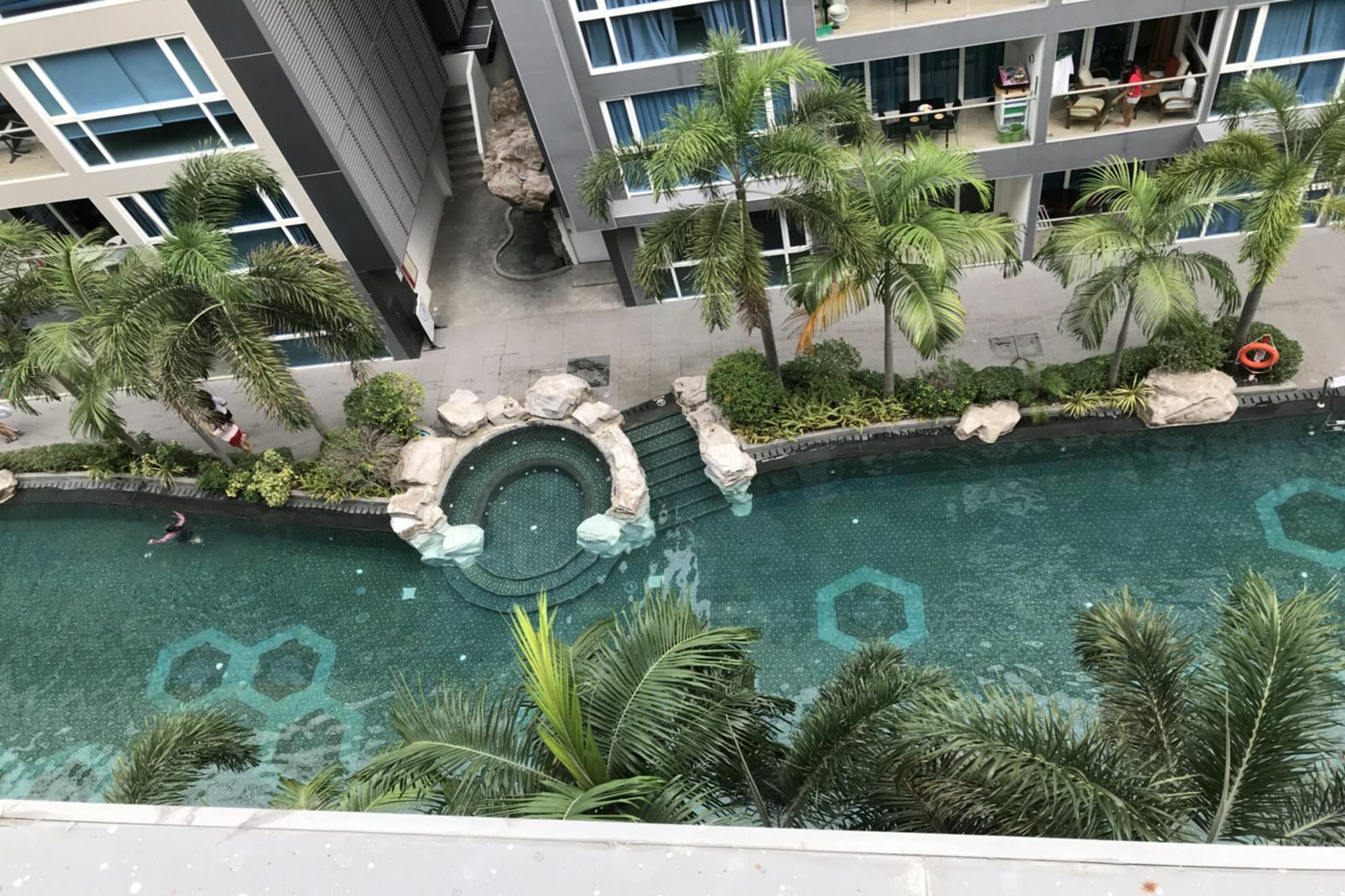 Uplus Avenue Residence Pattaya Bagian luar foto